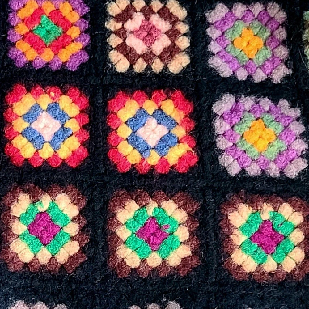 Vintage Crocheted Granny Square Afghan Throw Blanket Ruffled Edge 3x4 BOHO